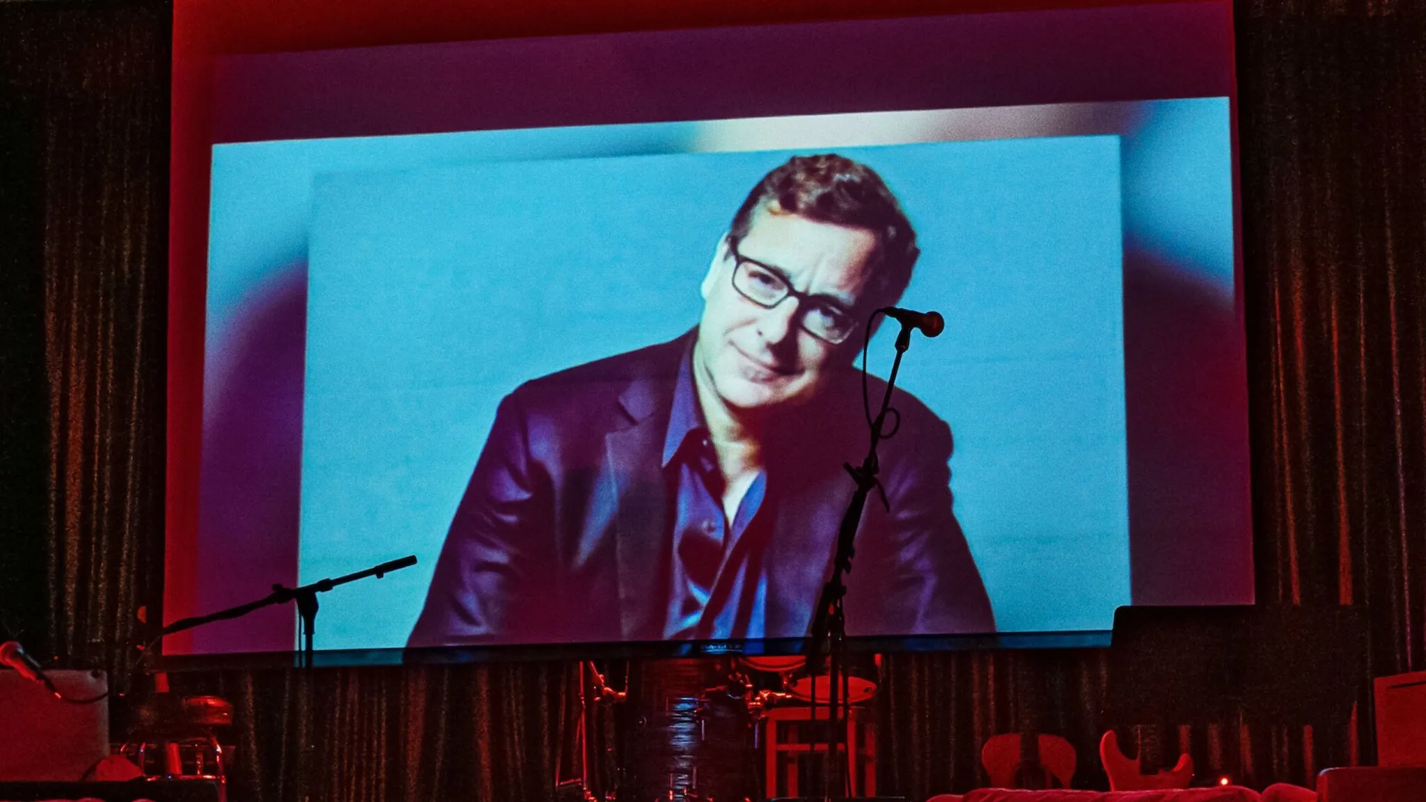 Filme Tributo a Bob Saget Imagem Do Filme Tributo a Bob Saget