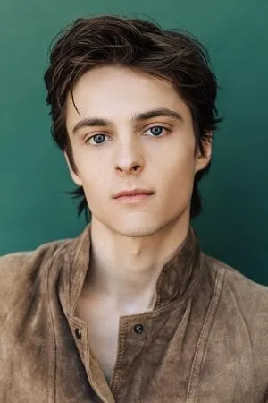 pessoa Corey Fogelmanis