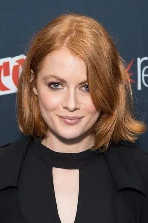 pessoa Emily Beecham