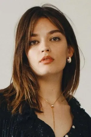 pessoa Emma Mackey