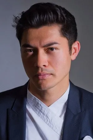 pessoa Henry Golding