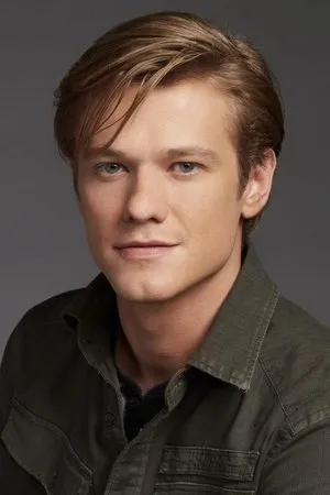 pessoa Lucas Till