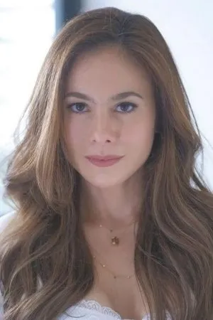 pessoa Wulan Guritno