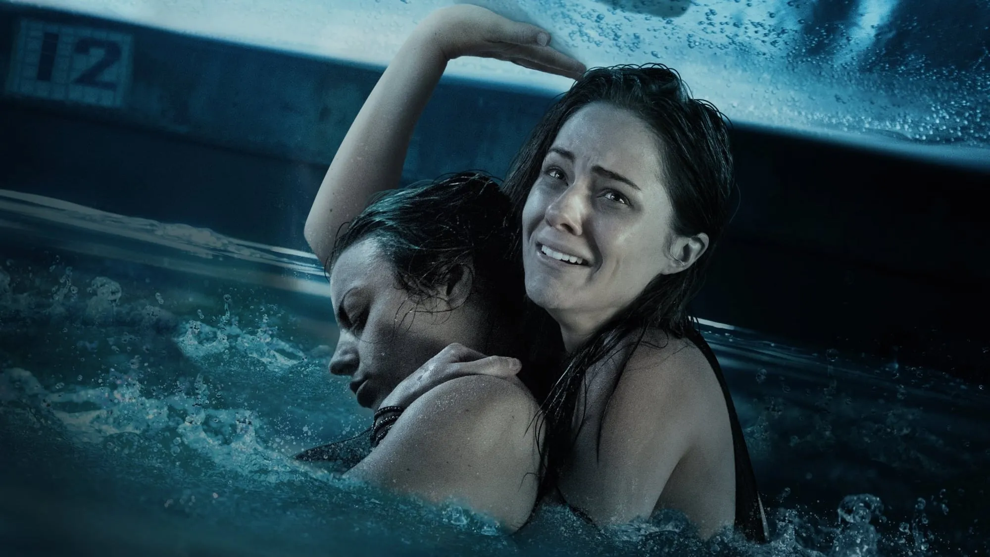 Filme 12 Feet Deep Imagem Do Filme 12 Feet Deep