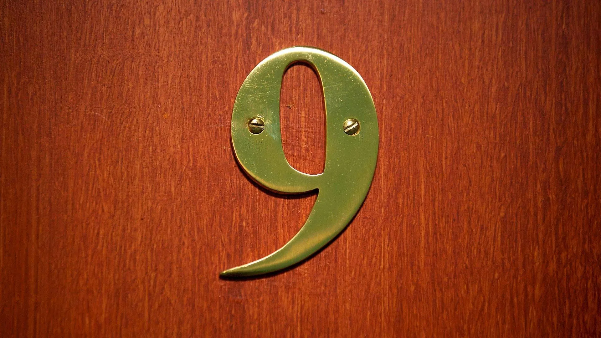 Background Inside No. 9