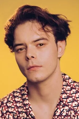 pessoa Charlie Heaton