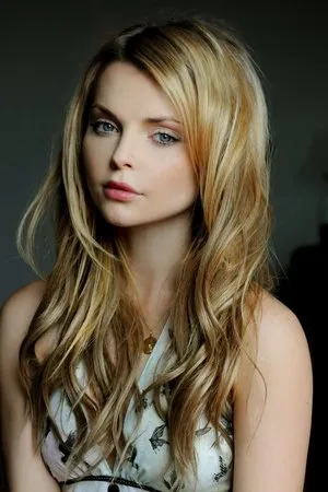 pessoa Izabella Miko