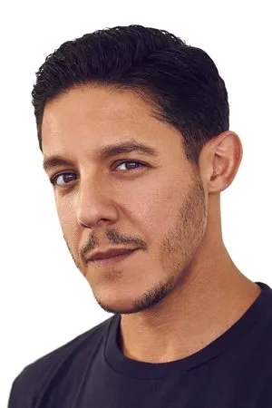 pessoa Theo Rossi