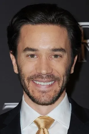 pessoa Tom Pelphrey