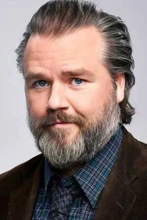 pessoa Tyler Labine